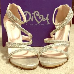 Size 8 Diva shoes